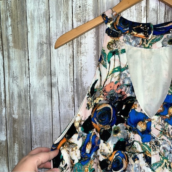 Entro Printed Floral Halter Neck Dress - Picture 5 of 8